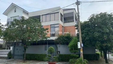 Bán biệt thự sang trọng phong cách Châu Âu Quận 12