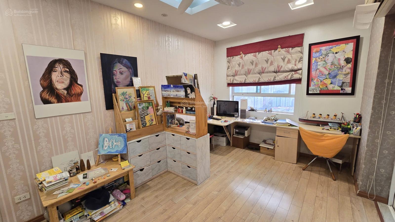 Siêu phẩm 24T Hoàng Đạo Thuý 5PN 4WC penthouse cho thuê 275 m2 giá chỉ 32Tr/th. LH: 0977 858 ***