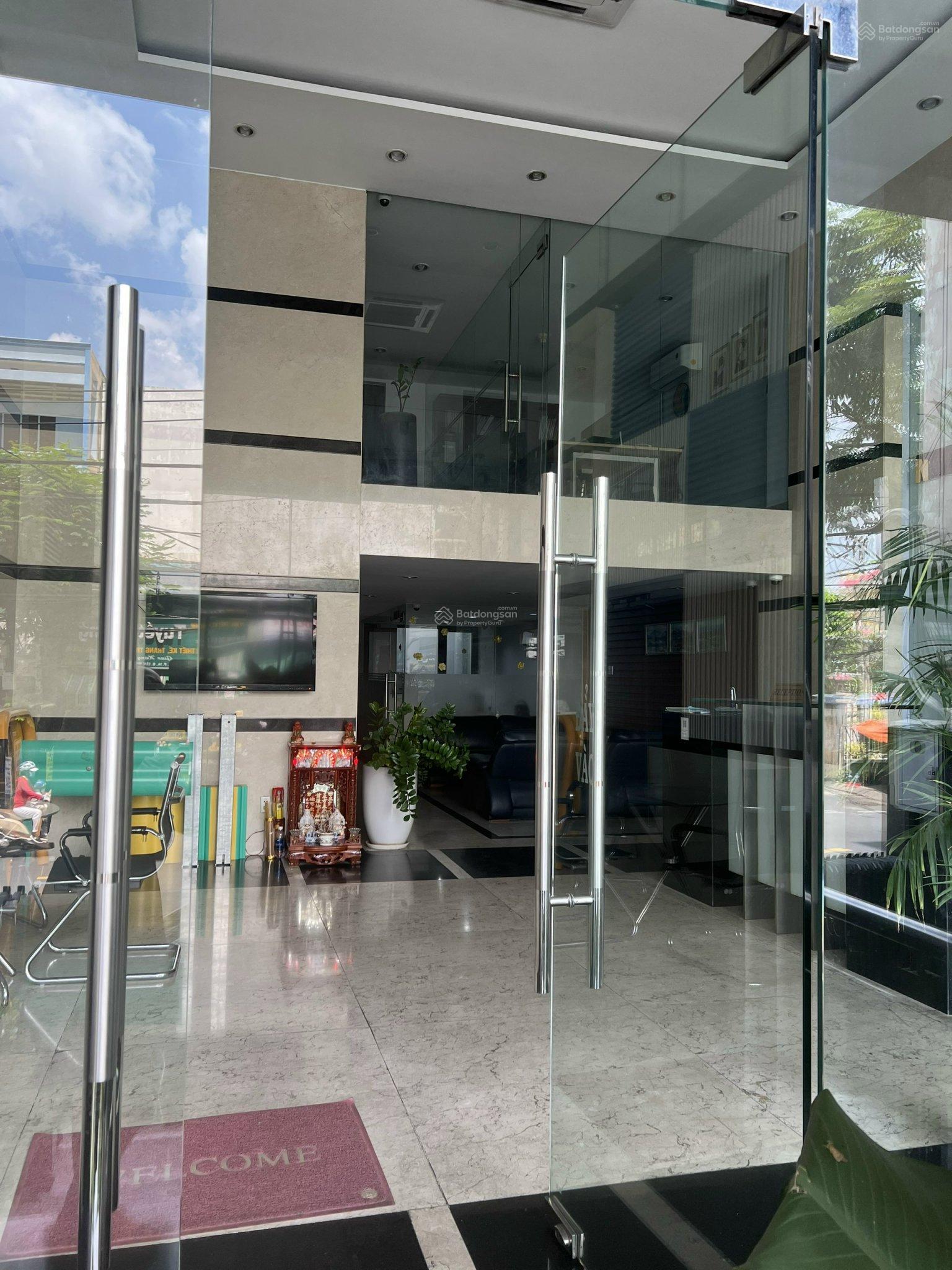 Cho thuê nguyên tòa mặt tiền Trương Công Định, DT 8x20m hầm 7 lầu