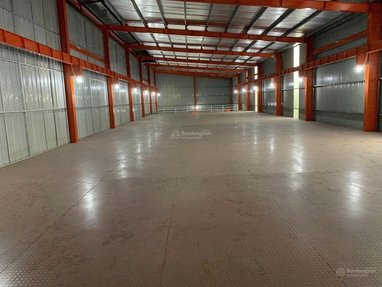 Cho thuê kho xưởng 1.100m2 Mặt tiền đường Quốc lộ 1A, P. An Phú Đông, Quận 12.