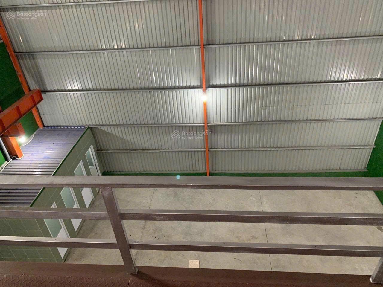 Cho thuê kho xưởng 1.100m2 Mặt tiền đường Quốc lộ 1A, P. An Phú Đông, Quận 12.