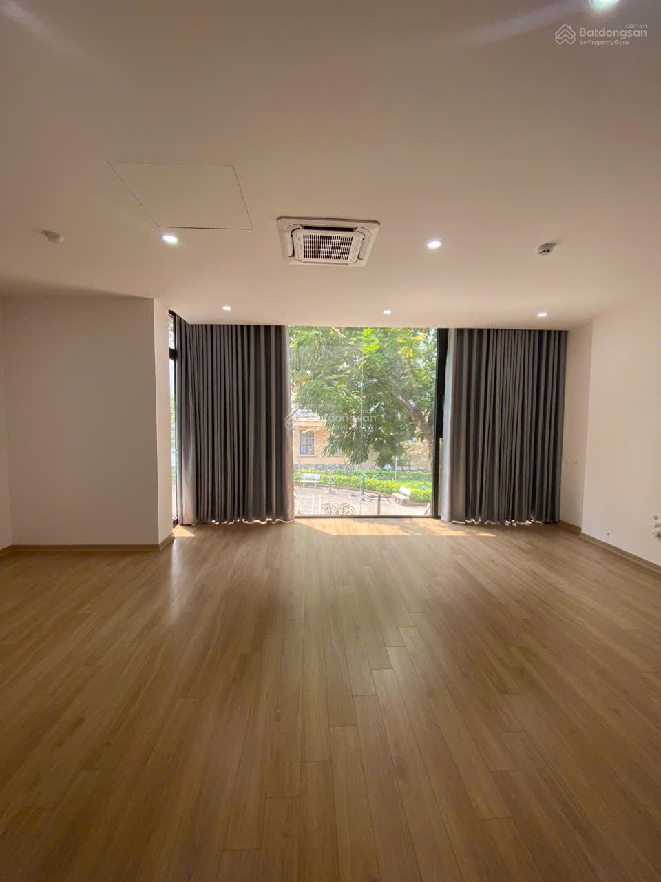 Cho thuê nhà Biệt thự Nguyễn Thị Định- Trung Hòa- Cầu Giấy: 120m²x 4 tầng, MT 8m. Giá 38tr/tháng