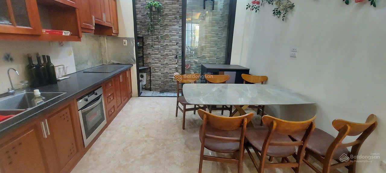 CHO THUÊ NHÀ NGUYÊN CĂN 4 TẦNG - GARA Ô TÔ - NGUYỄN VĂN CỪ