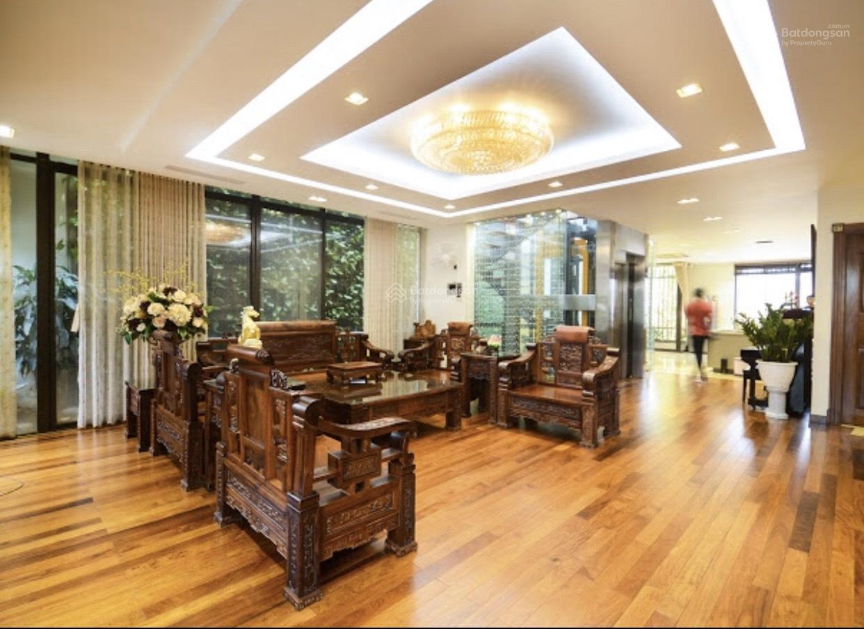 Khu phân lô Văn Cao 70m2x5T MT4m nhà sạch đẹp có thang máy oto để vào nhà ngõ nông rộng giá 35tr/th