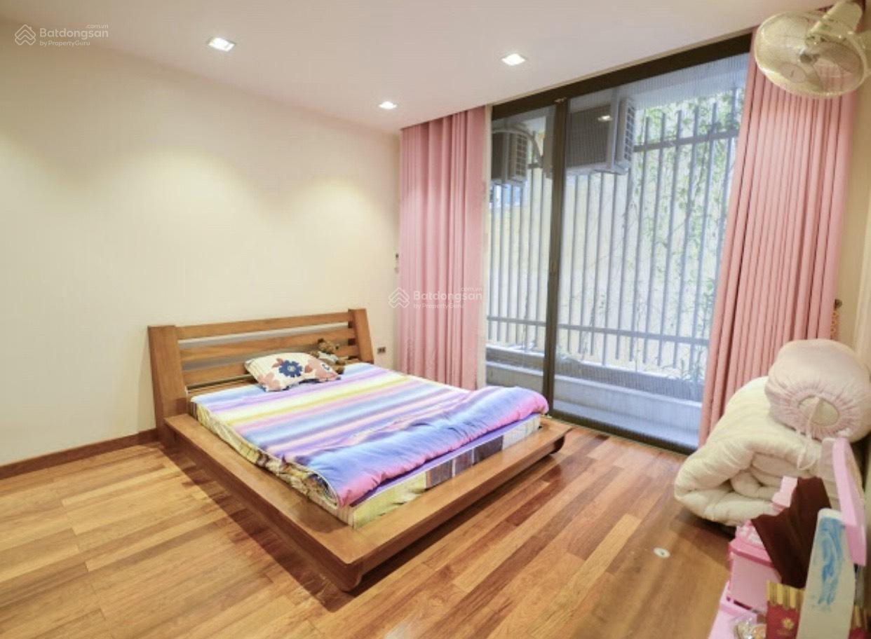 Khu phân lô Văn Cao 70m2x5T MT4m nhà sạch đẹp có thang máy oto để vào nhà ngõ nông rộng giá 35tr/th