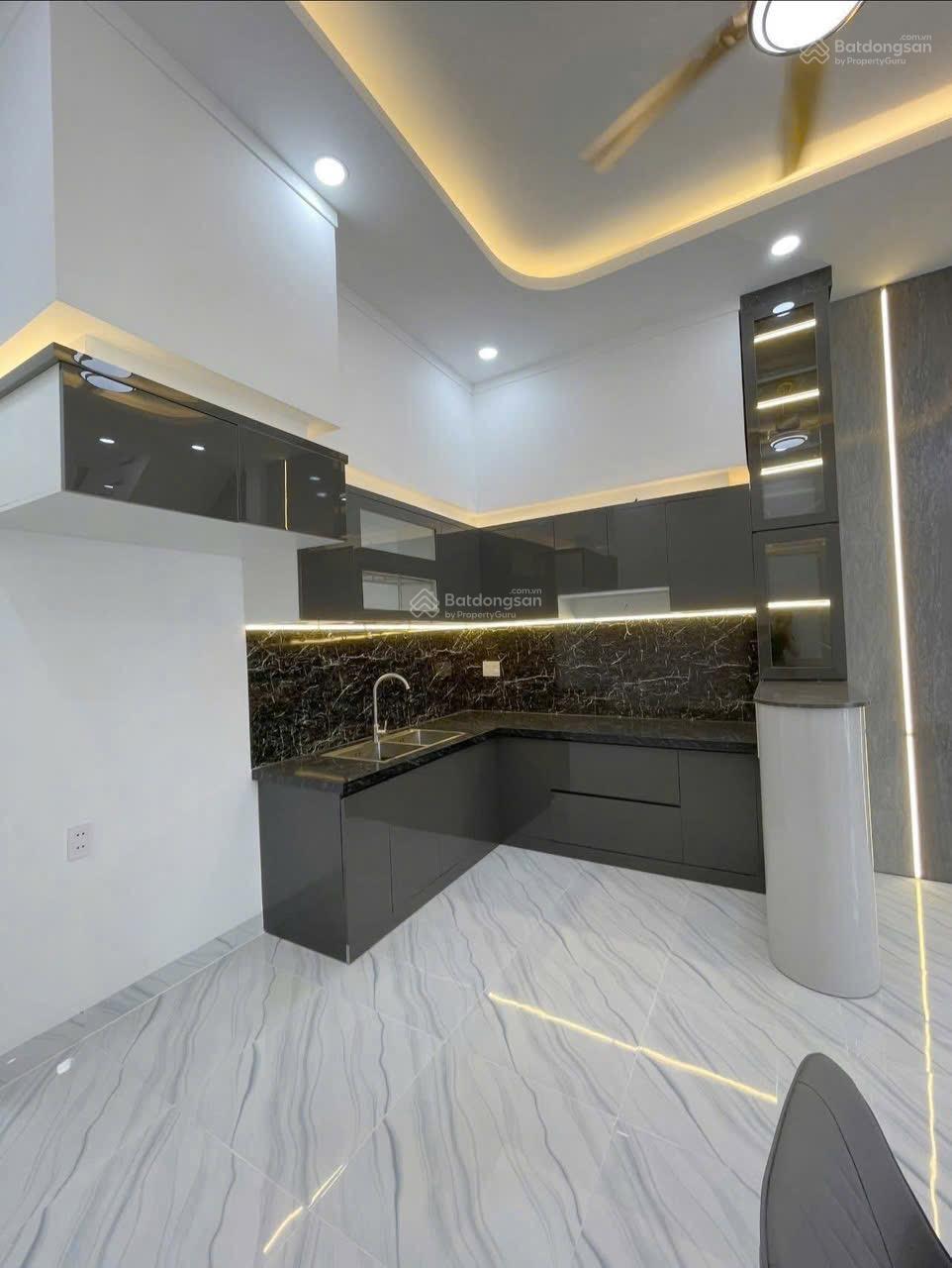 Cho thuê nhà mới 100% 3 phòng ngủ sân 2 ô tô hẻm Lê Hồng Phong gần chợ Phú Hòa