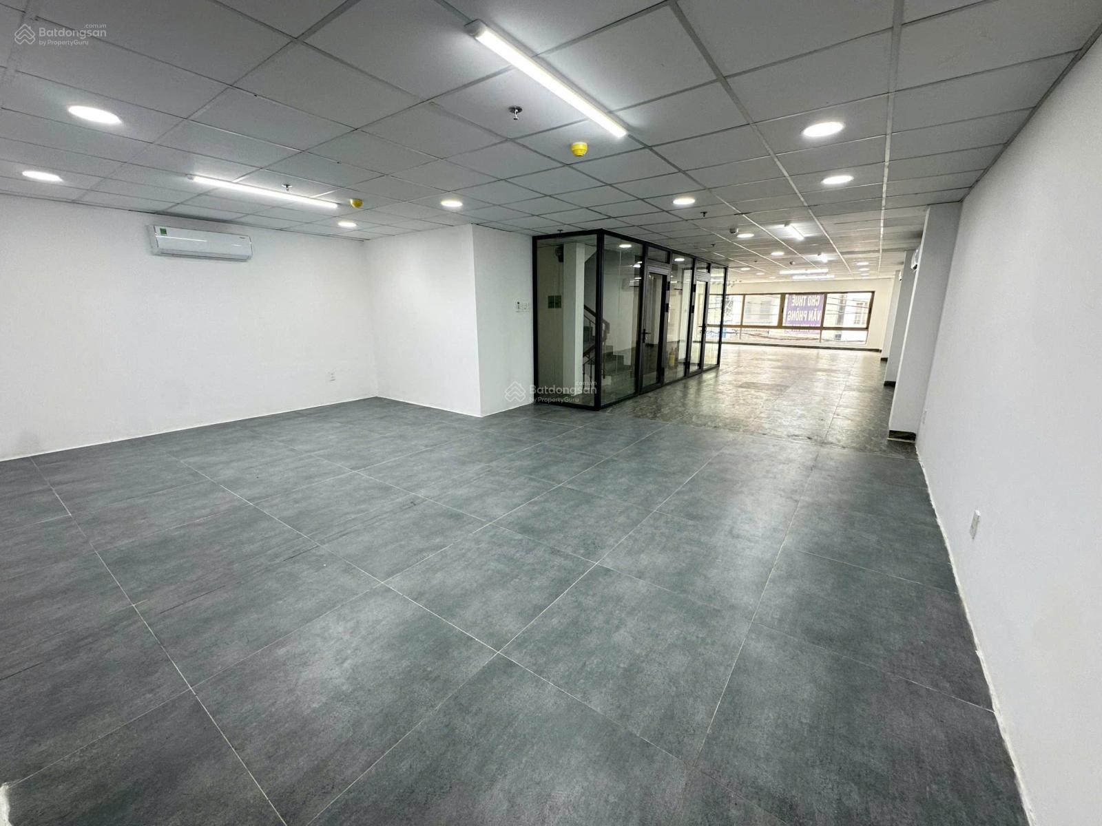 Cho Thuê Văn Phòng Mặt Tiền Đường Lê Trung Nghĩa DT 120m2 giá 28 Triệu /Tháng