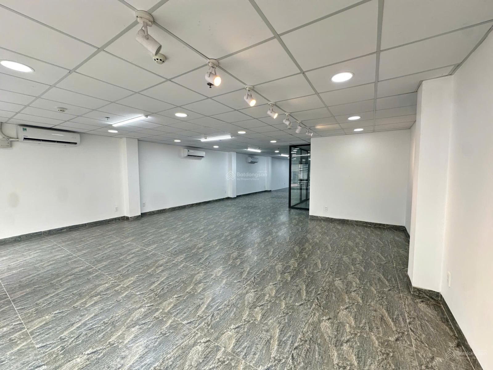 Cho Thuê Văn Phòng Mặt Tiền Đường Lê Trung Nghĩa DT 120m2 giá 28 Triệu /Tháng