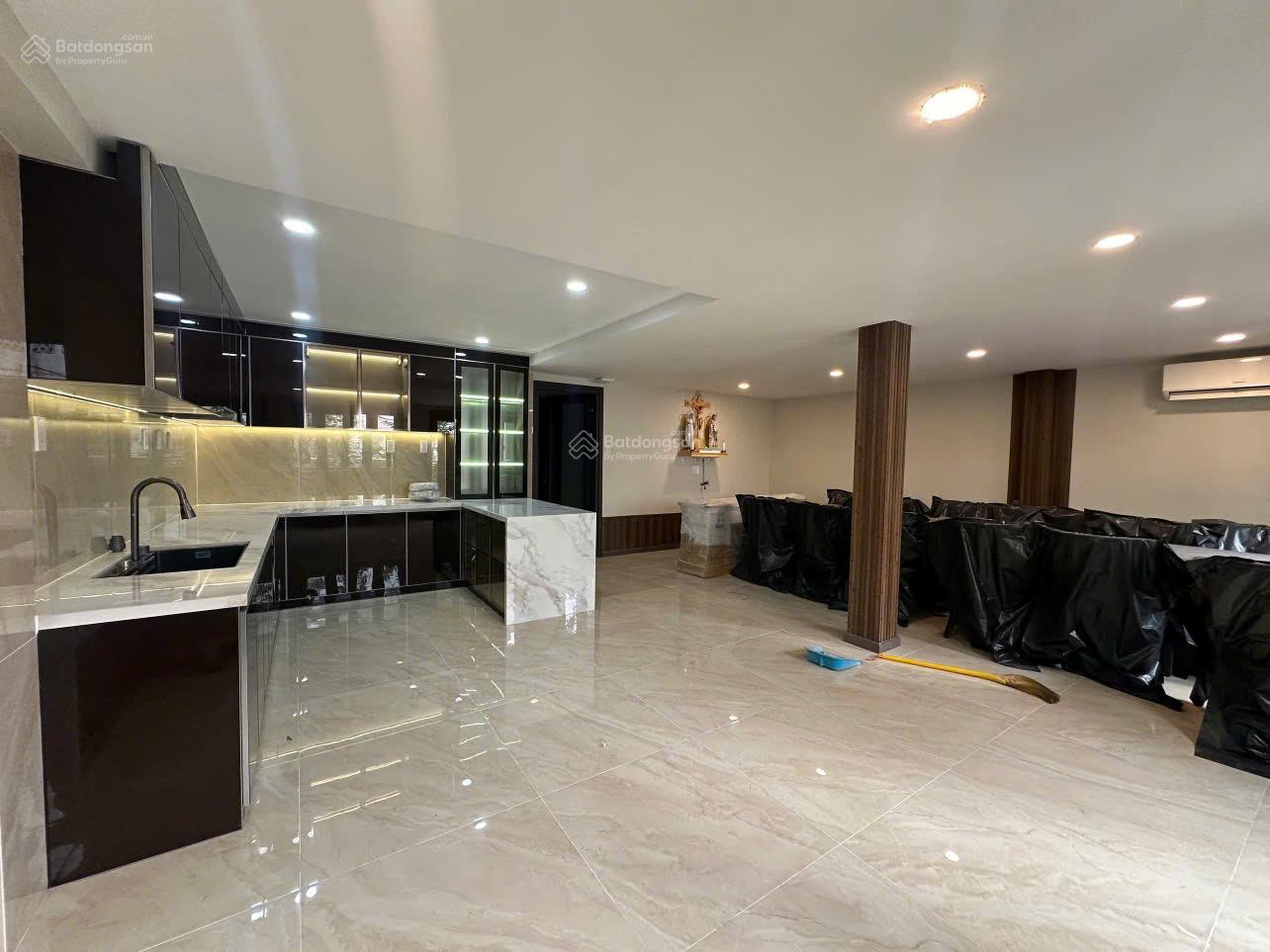 Bán nhà hẻm xe tải Trần Hưng Đạo- An Bình q.5 giáp q.1 , 7,8x11 , 4 tầng thang máy giá 19,5 tỷ