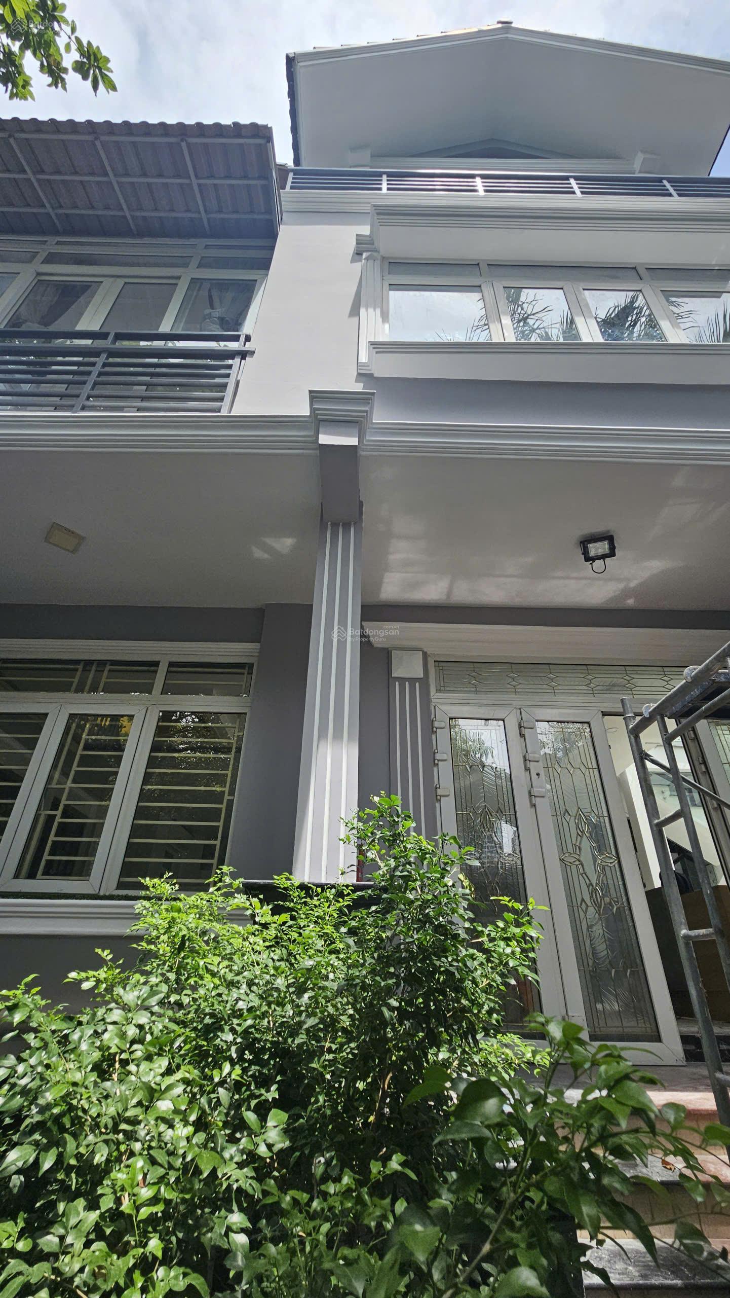 Chỉ 70tr/tháng cho thuê biệt thự Hà Đô - Diện tích đất 270m2 - 5PN XD 1 hầm 3 lầu