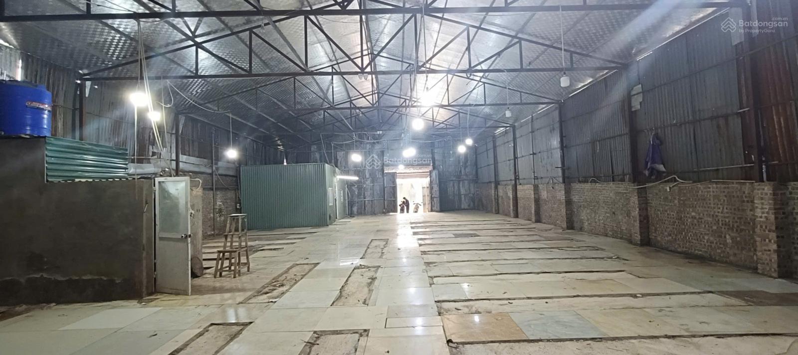 Cho thuê kho xưởng đường Lê Quang Đạo - Mỹ Đình. DT 500m2, cao 6-8m, điện 3fa, nước sạch, xe 15T đỗ