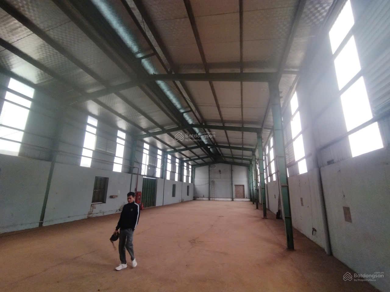 Cho thuê kho xưởng Biên Giang - Hà Đông. DT 500m2, xuất VAT, khung zamin, xe cont đỗ cửa. Giá rẻ