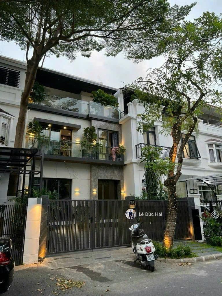 Siêu phẩm ! Cho thuê biệt thự liền kề trung tâm Phú mỹ hưng 4PN nội thất hiện đại . Vào ở ngay