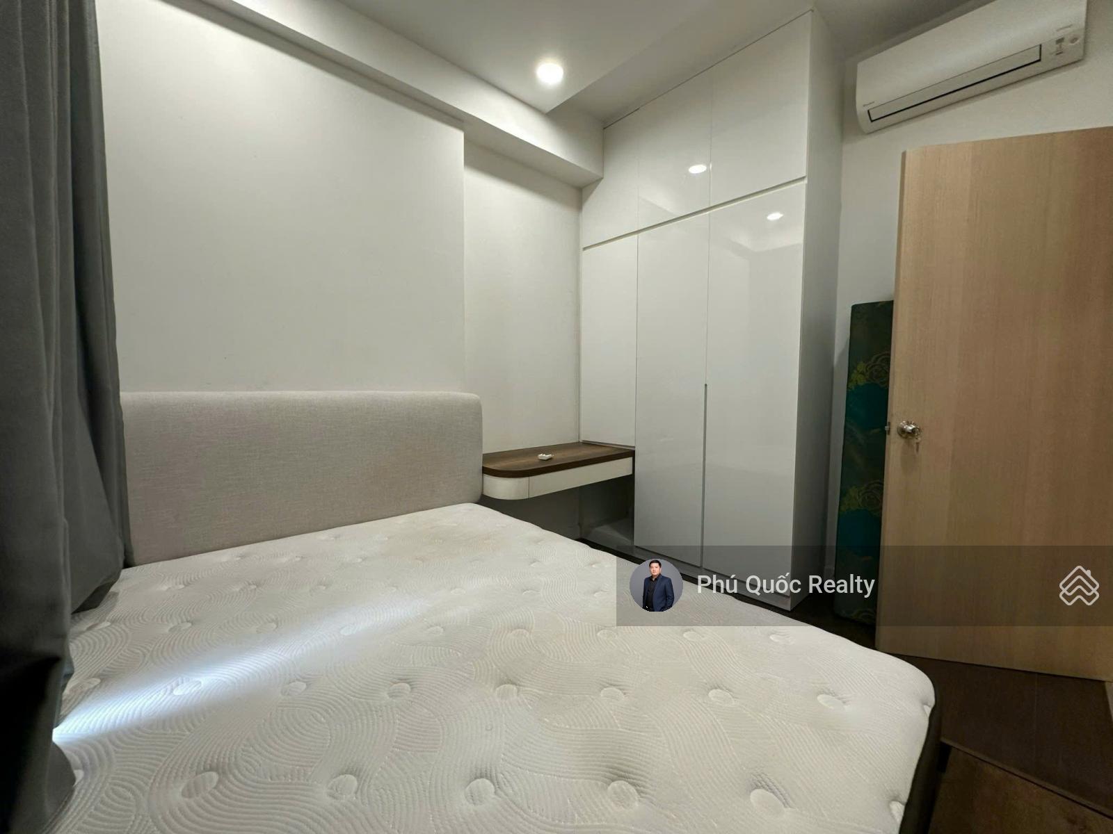 Cho thuê căn hộ The Sun Avenue 3 phòng ngủ - 2WC, Full nội thất đẹp và tiện nghi, ban công dài