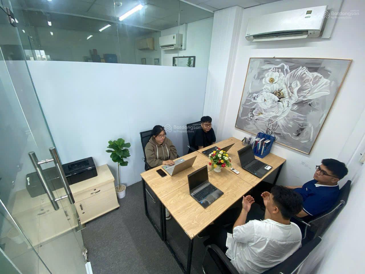 Văn phòng riêng 3,5 triệu trọn gói, có sẵn 04 bàn + ghế | nhận chìa khóa phòng riêng vào làm ngay