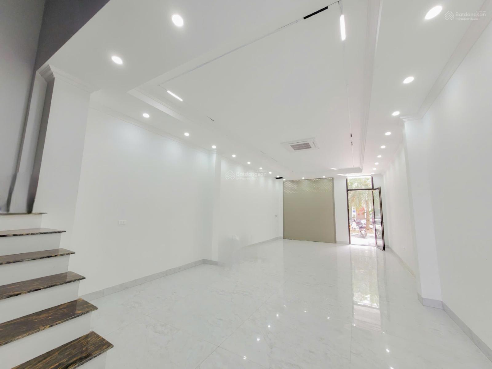 [Chính Chủ] Cho thuê nhà liền kề Louis City Hoàng Mai 5 Tầng - 132.5m2 - Thang máy - Mới hoàn thiện