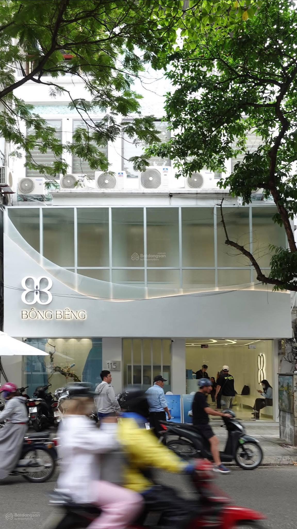 Cho thuê nhà Tại Phố Huế, mặt tiền rộng 10m, diện tích sử dụng 860m, nhà đẹp,thang máy pccc