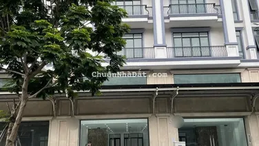 Nguyên căn trục chính Nguyễn Thị Nhung đường rộng 35m DT 7x20m, 6 tầng, thang máy, máy lạnh giá tốt