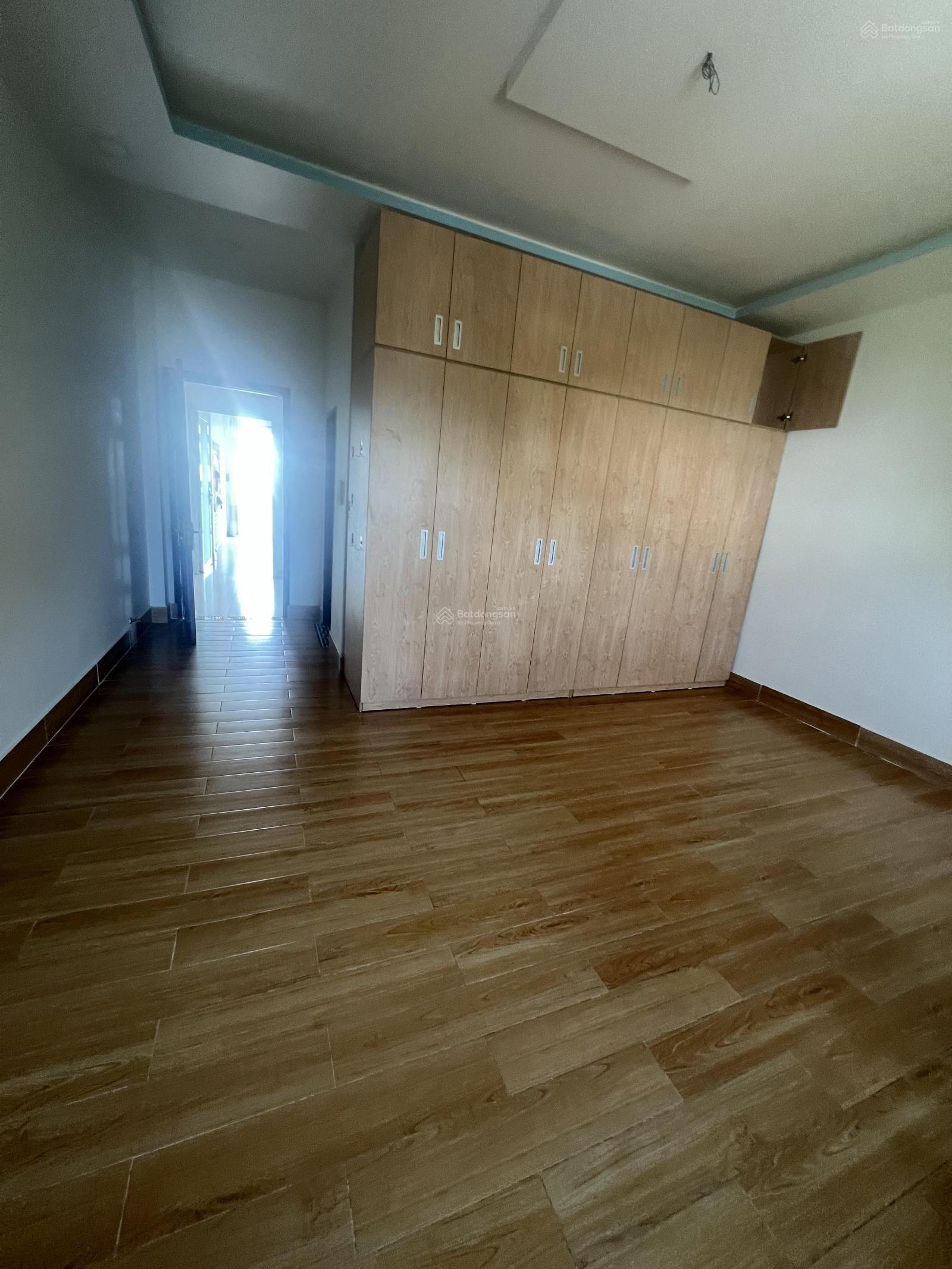 Cho thuê nhà riêng 4PN, 3WC, 100m2 tại Phạm Văn Đồng, p Hiệp Bình Chánh, giá 17 triệu VND