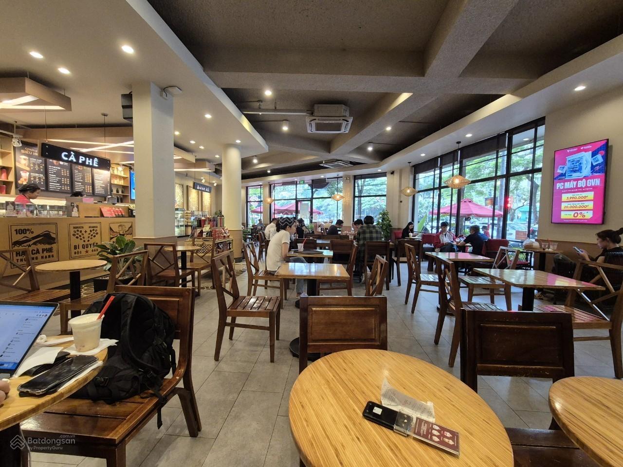 Cho thuê căn góc mặt phố Lê Văn Hưu 70m2x2 tầng, MT15m, thông sàn, hè thoáng rộng Cho thuê căn góc mặt phố Lê Văn Hưu 70m2x2 tầng, MT15m, thông sàn, hè thoáng rộng