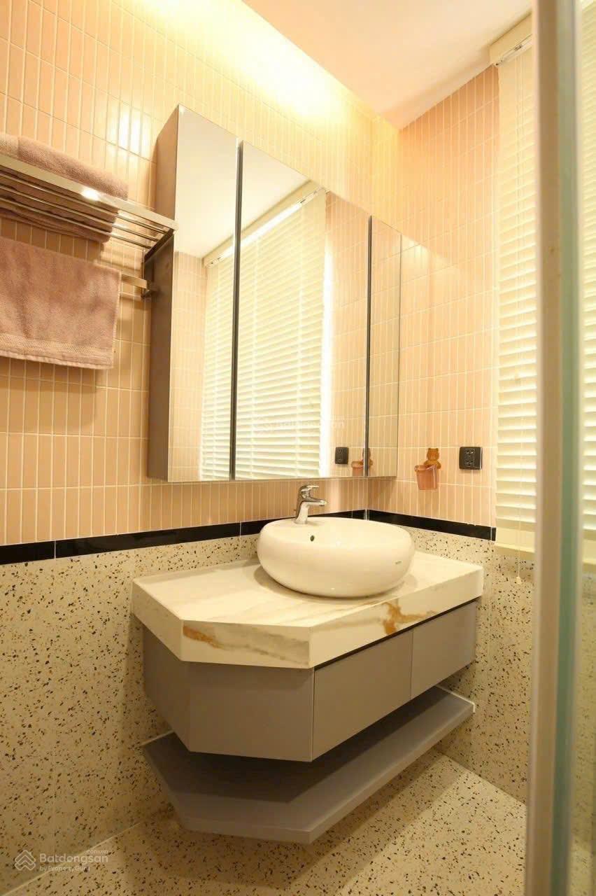 Cho thuê biệt thự song lập 6 Phòng Ngủ, Nội thất đẹp tại OCP Gia Lâm. Giá thuê 30tr