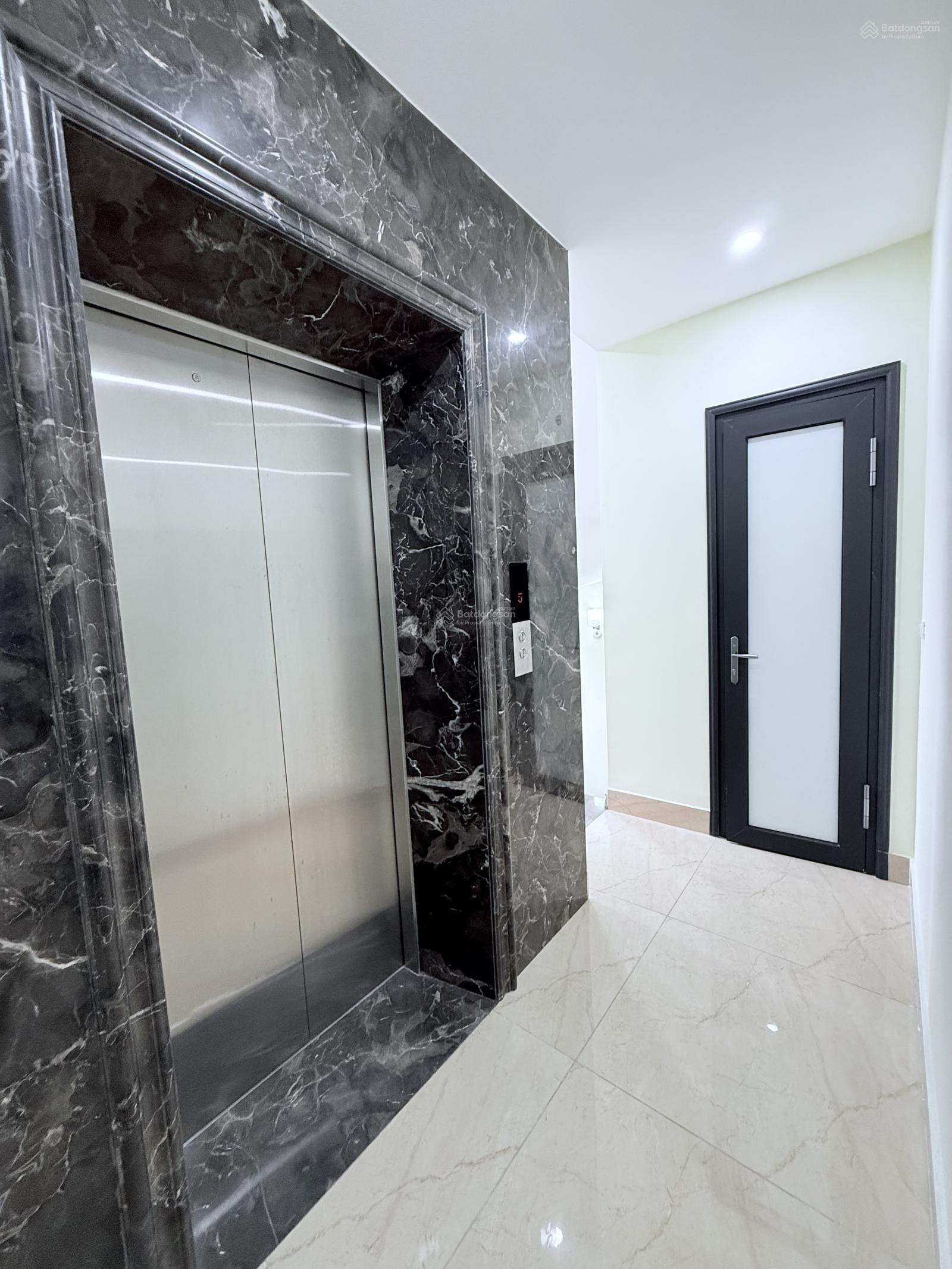 Cho thuê nhà Nguyễn Xiển, 65m2, 7 tầng, MT 5m, thang máy, nhà đẹp, 33Tr