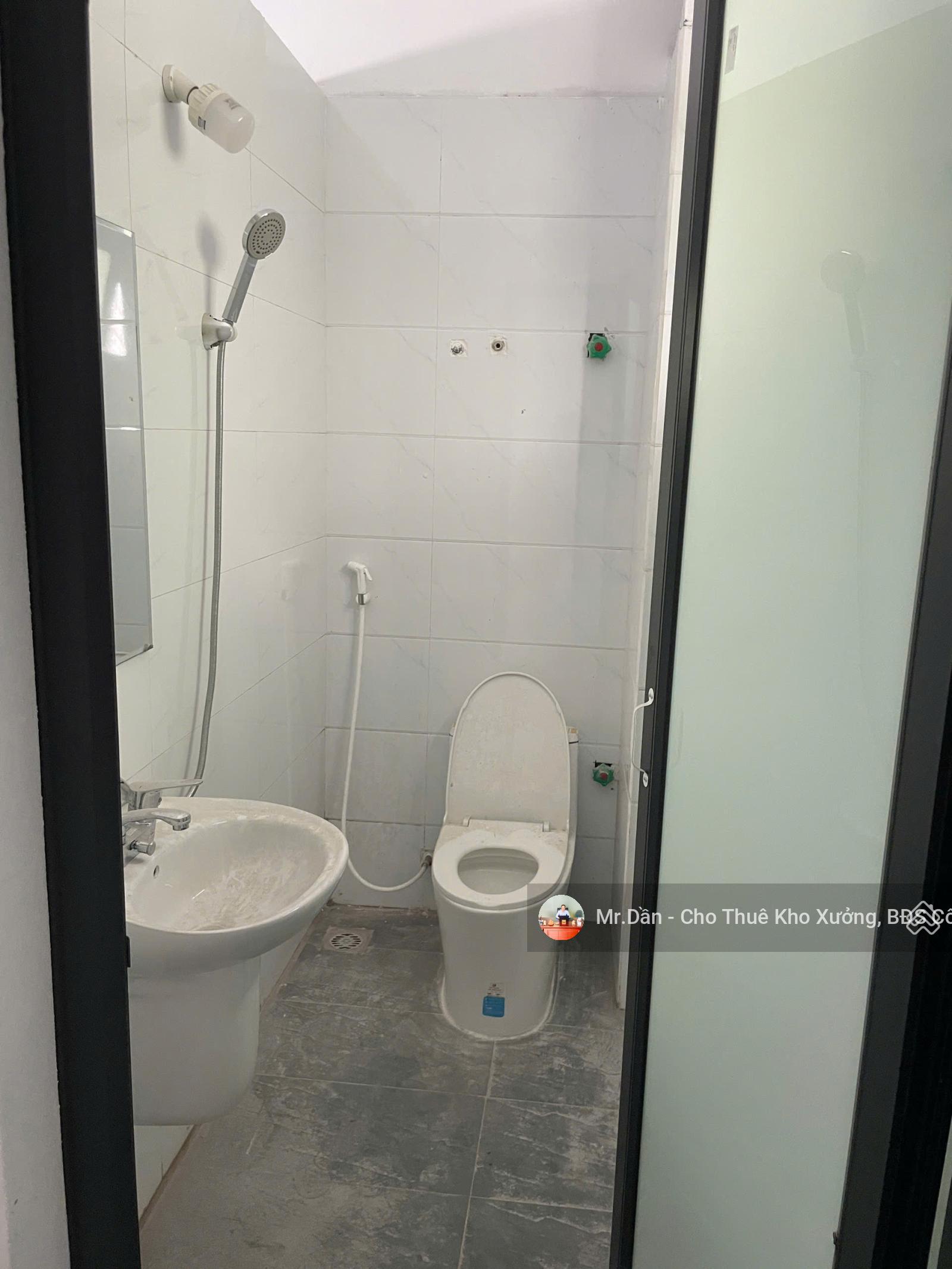 Cho thuê kho, xưởng tầng 3,4 diện tích 800m2 Lệ Chi, Gia Lâm, Hà Nội