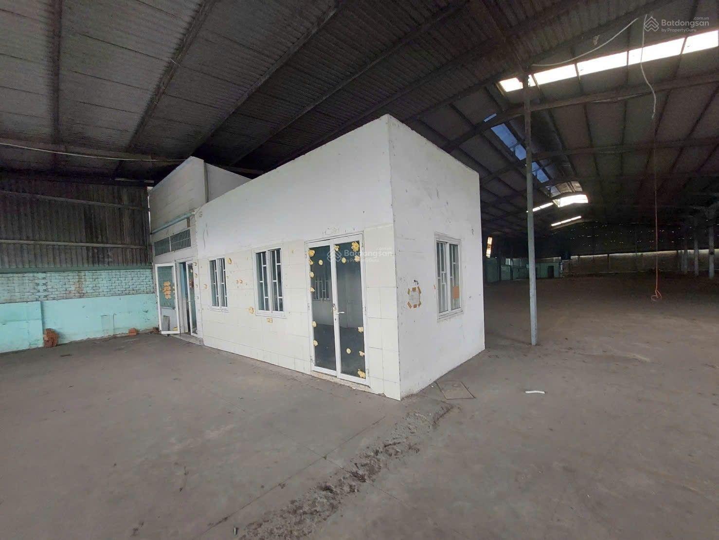 Cho thuê kho xưởng 4000m2.Pccc vách tường ,Đường xe công ,Chánh Phú hòa ,Bến cát,Giá 120 triệu/ th