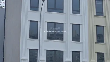 Chỉ 200tr/tháng cho thuê nguyên tòa nhà mặt tiền đường Trương Văn Bang kế bên UBND quận 2 củ