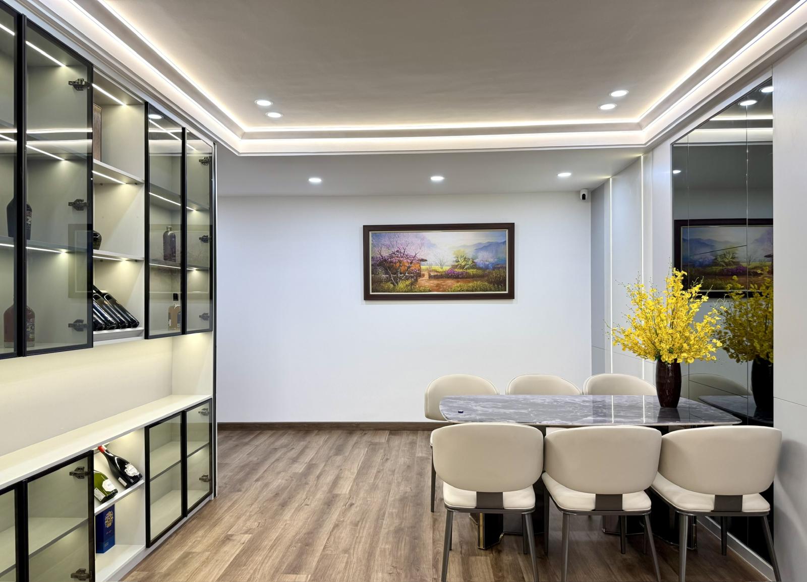 Chính chủ gửi bán căn hộ 3PN toà N04B Ngoại Giao Đoàn, tầng 19 full nội thất như ảnh. 0977 434 ***