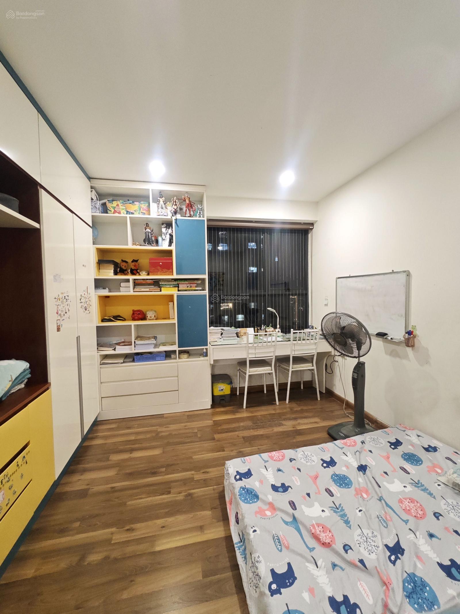 Căn hộ Goldmark City 94m2 3 ngủ 2 wc. Căn góc. Tầng cao. Giá 8 tỷ hơn. Có slot ô tô. LH 0989 388 ***