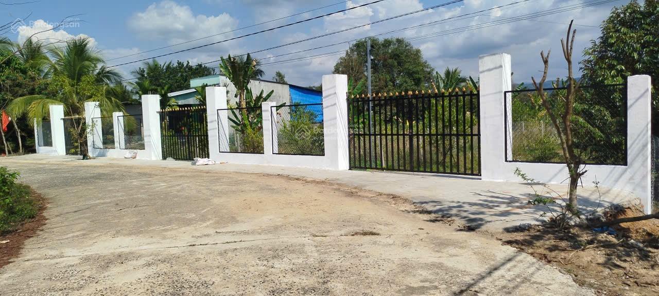 Bán vườn trái cây giáp suối lớn - có sẵn thổ cư - mặt tiền bê tông - Khu dân cư