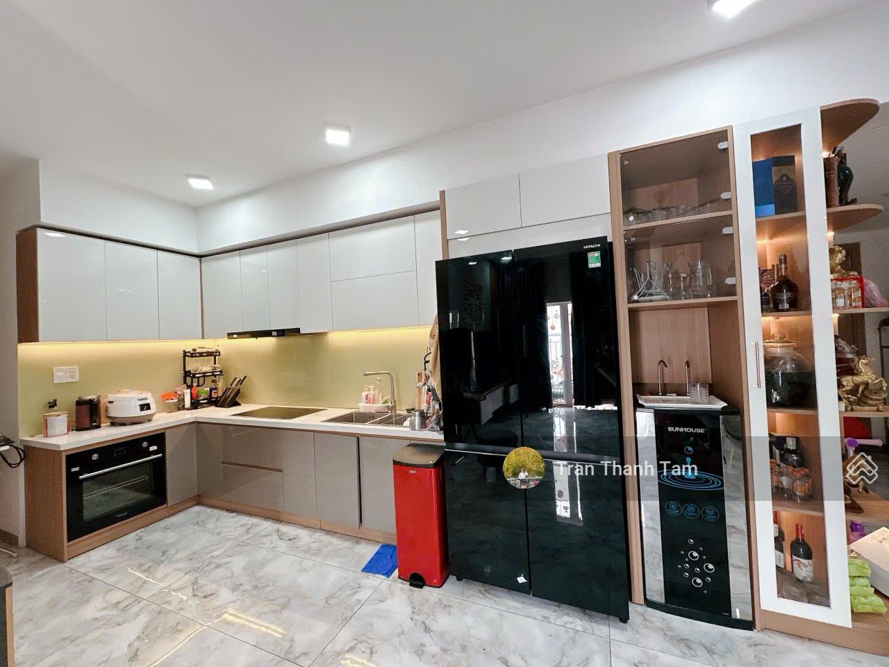 Chính chủ cần bán nhanh căn hộ Oriental Plaza 84m2 2pn 2wc giá 4 tỷ 350. LH 0932 349 *** Thanh Tâm