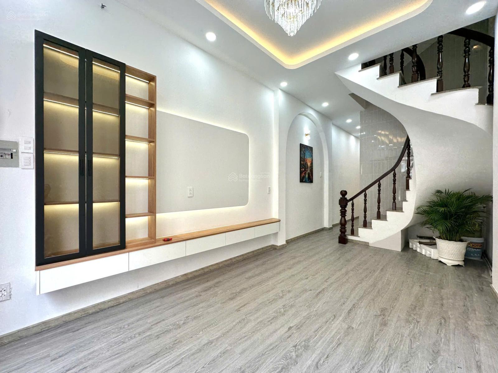 Bán nhà NGUYỄN GIA TRÍ P25 Q.BÌNH THẠNH DT 6mx28m 3 tầng giá 23ty8