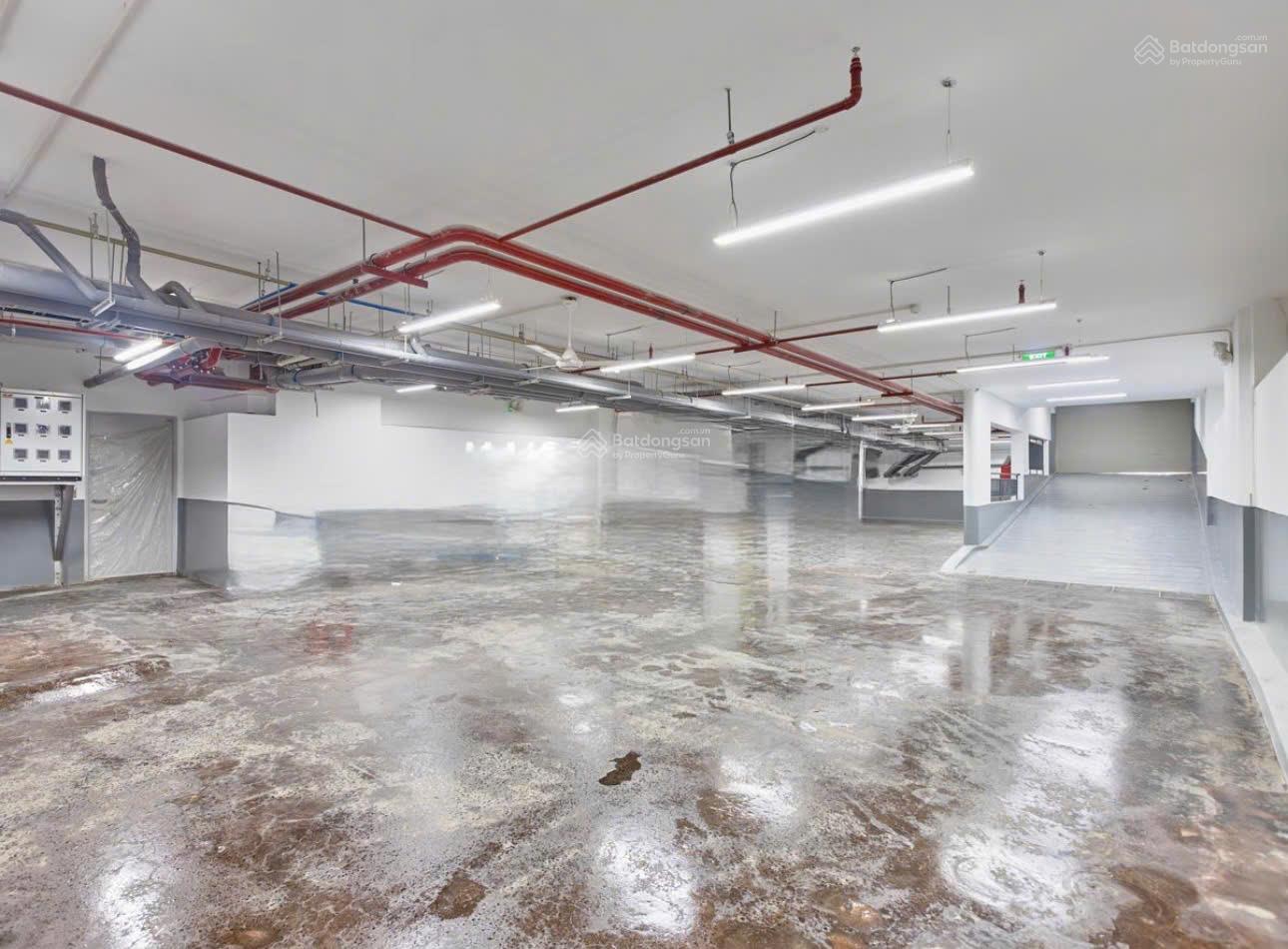 Cho thuê tòa nhà building mới xây đường Cách Mạng Tháng 8