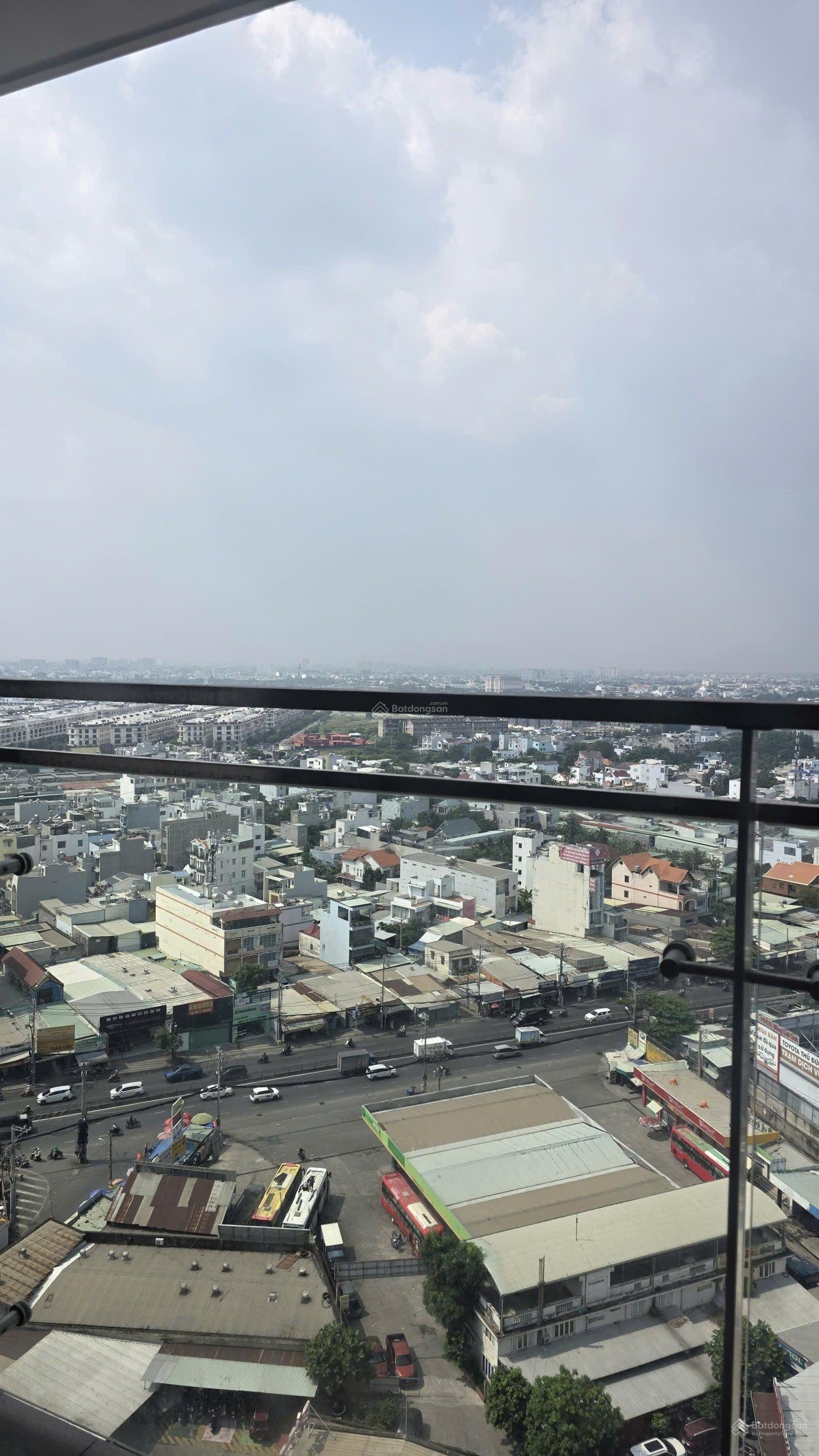 Hàng hot - cần bán căn hộ 2PN tháp Bliss, tầng cao, view Vạn Phúc City