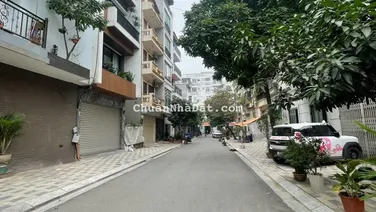 Toà văn phòng cạnh công viên, 100m2 8 tầng thang máy vỉa hè 3m, dòng tiền: 100tr/th, giá: 39.5 tỷ