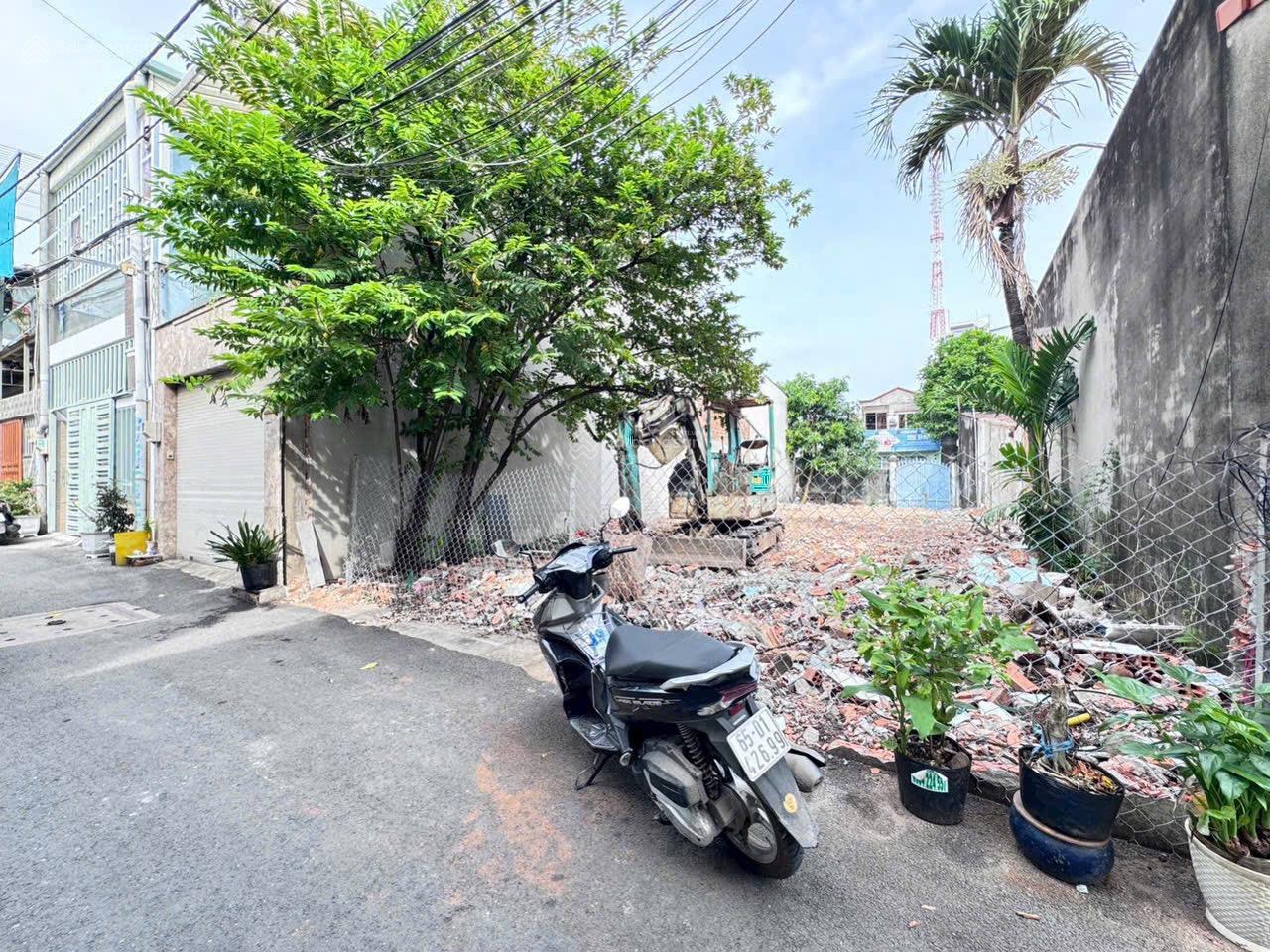 Bán Lô Đất Ngang 7,4m Đường Oto Thông Đường 385 Lê Văn Việt Phường Tăng Nhơn Phú A Quận 9 Tp Hcm