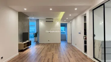 Bán căn hộ ban công Đông Nam sửa mới hoàn toàn, view công viên 65ha