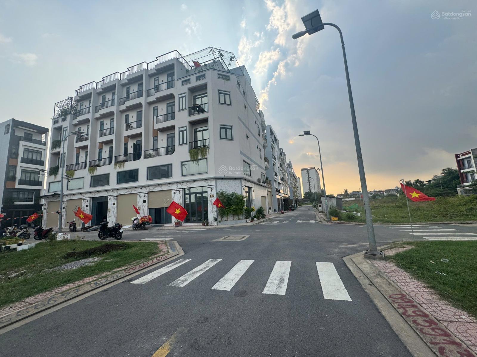 Bán đất nền Quận Bình Tân 54m2/4,2ty, đất đẹp vuông vức, khu trung tâm quận. LH Nhi 0906 380 ***