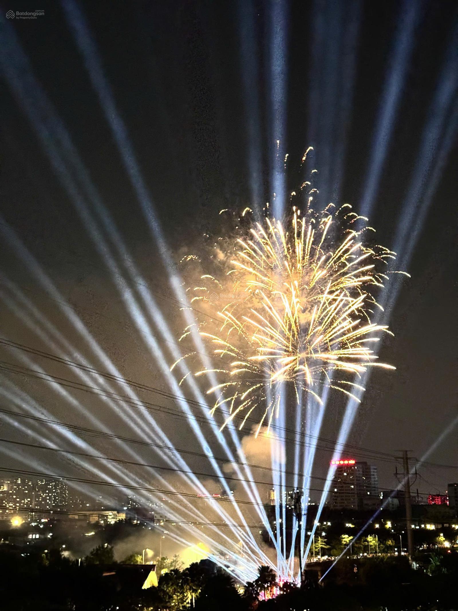 Hot - Căn hộ view sông, nhà rất xinh, giá rất tốt Sunrise Riverside Hot - Căn hộ view sông, nhà rất xinh, giá rất tốt Sunrise Riverside