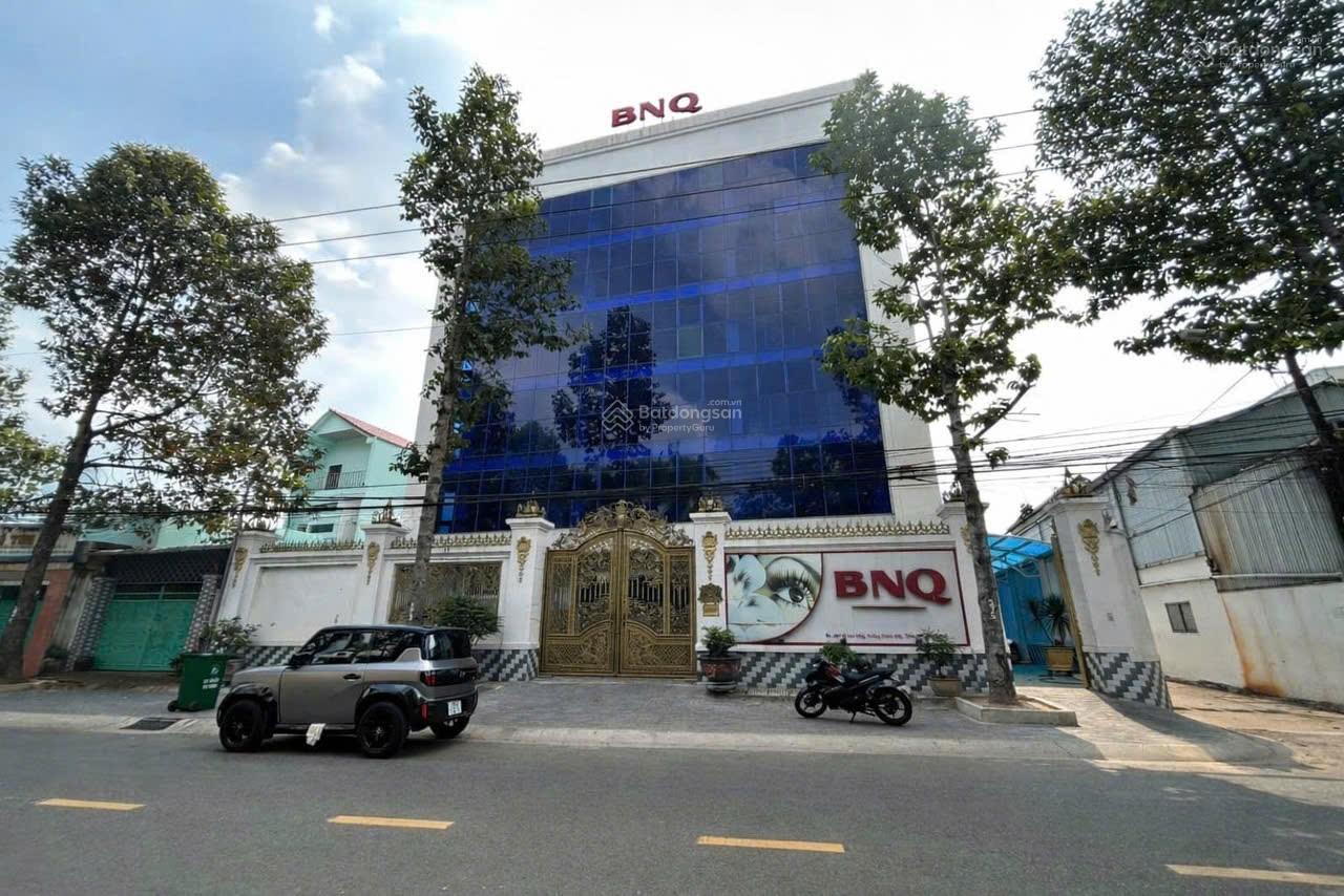 Bán tòa nhà văn phòng công ty mặt tiền Hồ Văn Cống phường Tương Bình Hiệp lô góc vị trí đẹp