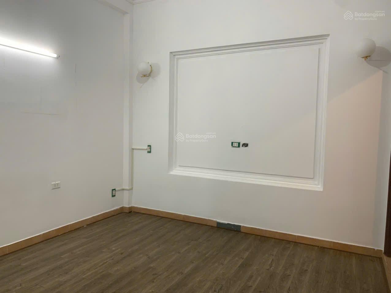 Cho thuê văn phòng 22m2 ngõ 34 Hoàng Cầu, giá 4 triệu bao gồm phí DV có ĐH view đẹp 0903 215 ***