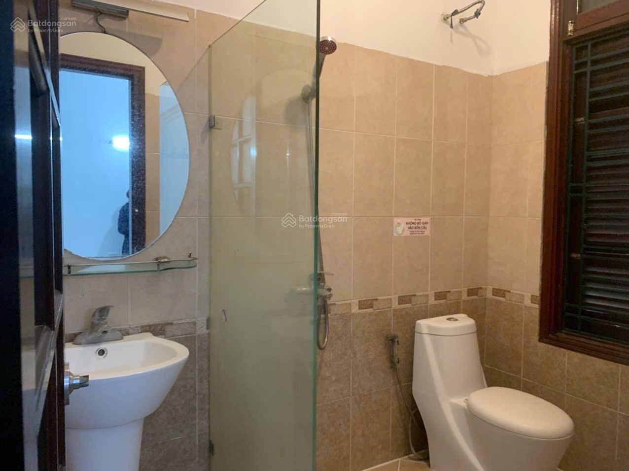 Cho thuê văn phòng 22m2 ngõ 34 Hoàng Cầu, giá 4 triệu bao gồm phí DV có ĐH view đẹp 0903 215 ***