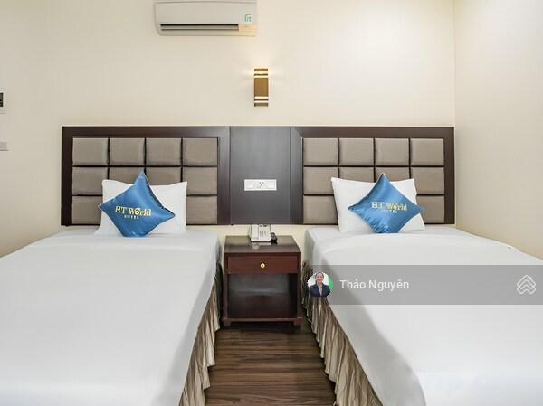 Bán khách sạn mặt tiền Hồ Nghinh - vị trí vip 2 mặt tiền- giá đầu tư 1XX tỷ, lh:0905 001 ***