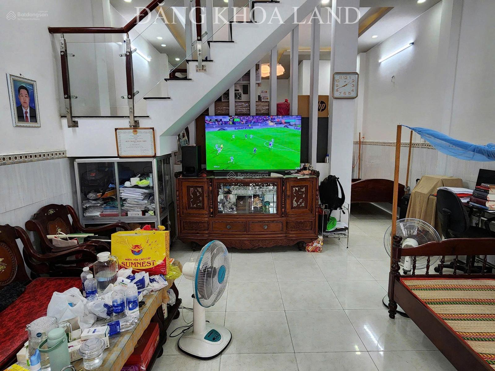 Bán nhà 2 tầng - HXH - khu dân trí - DT: 68m2 - giá 4.X tỷ - ngang 5.12m hiếm Bán nhà 2 tầng - HXH - khu dân trí - DT: 68m2 - giá 4.X tỷ - ngang 5.12m hiếm