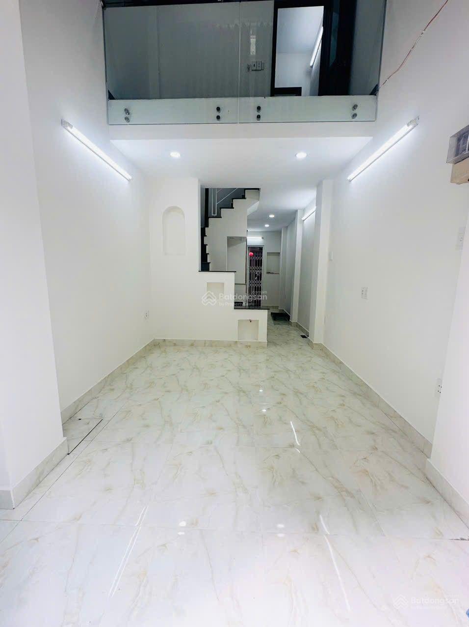 (7,48 tỷ TL) nhà 1 sẹc Nguyễn Văn Cừ, hẻm xe hơi, giáp Quận 1, 3 lầu ST (7,48 tỷ TL) nhà 1 sẹc Nguyễn Văn Cừ, hẻm xe hơi, giáp Quận 1, 3 lầu ST