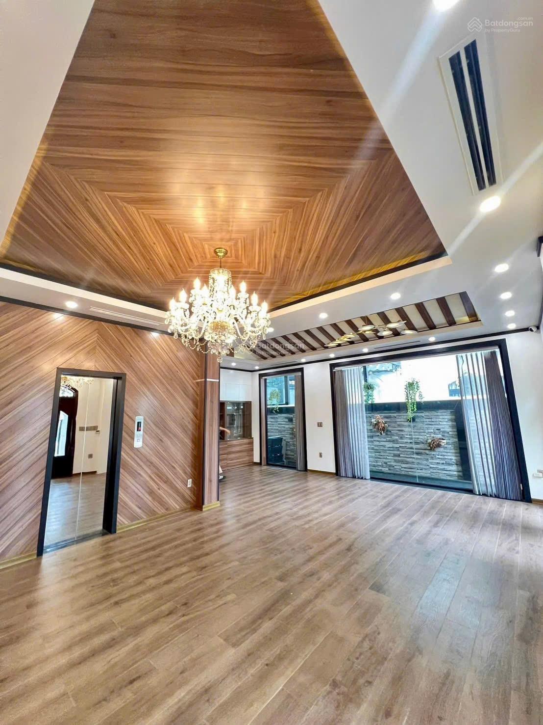 Song lập 144m siêu đẹp, vị trí VIP, hoàn thiện đẳng cấp thang máy.