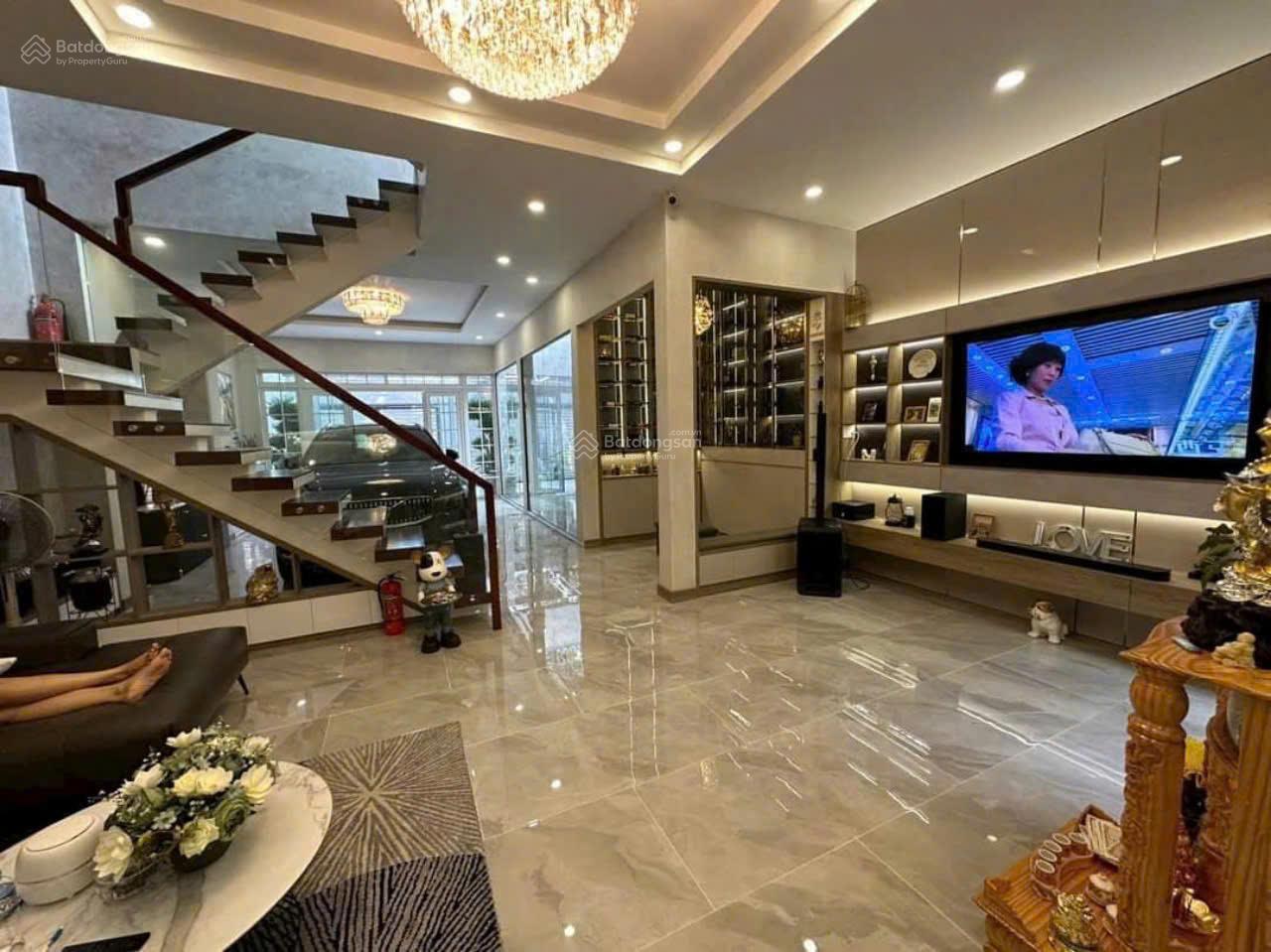 Cần cho thuê biệt thự ngang 8m góc 2MT đường Hoa Mai P. 2 Q. Phú Nhuận gần khúc giao Hoa Phượng