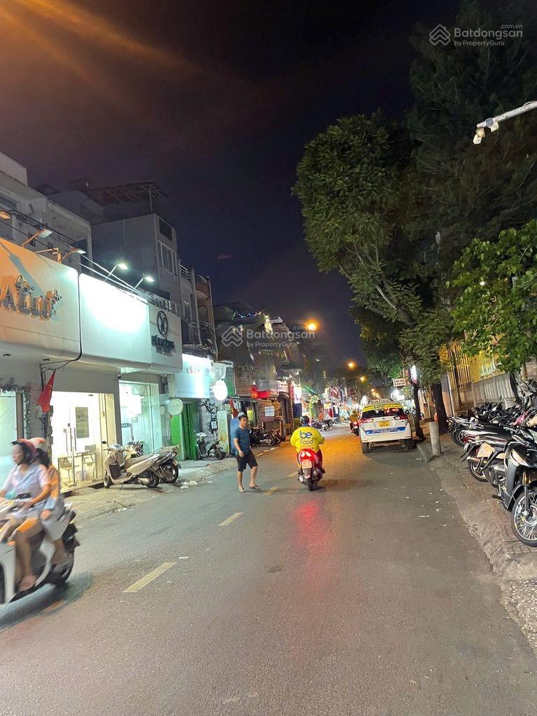 Mặt tiền KD đường Bà Hạt P.9 quận 10 (3,55m x 17m, trệt, 3 lầu, ST 6PN)